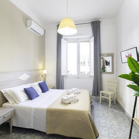 Kalie Rooms Guest House Cagliari Bagian luar foto