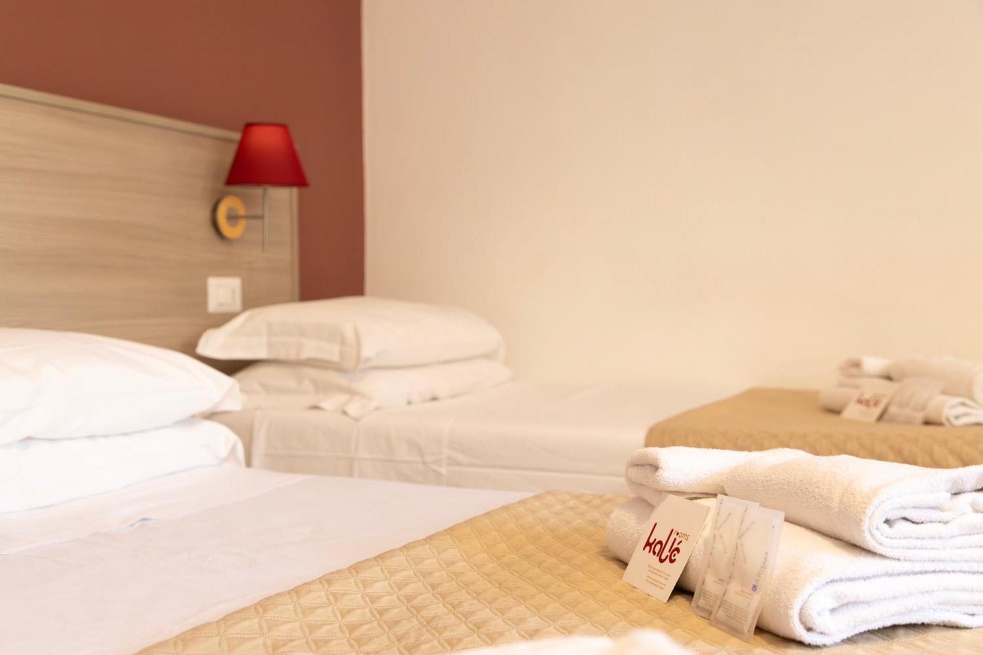 Kalie Rooms Guest House Cagliari Bagian luar foto