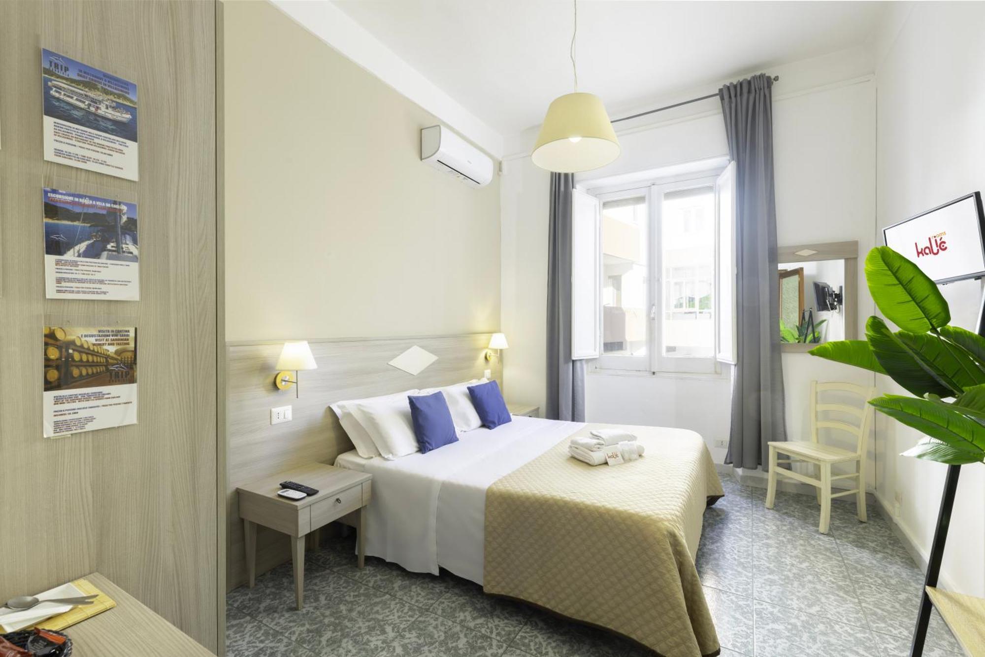 Kalie Rooms Guest House Cagliari Bagian luar foto