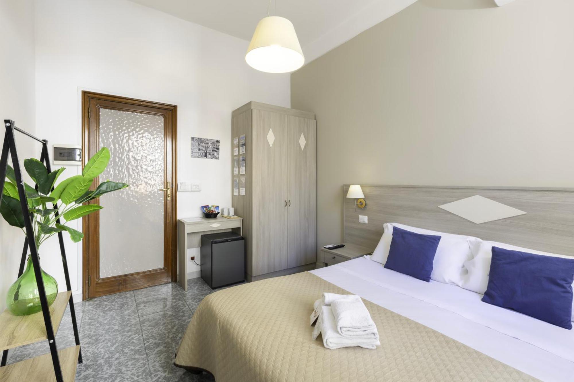 Kalie Rooms Guest House Cagliari Bagian luar foto