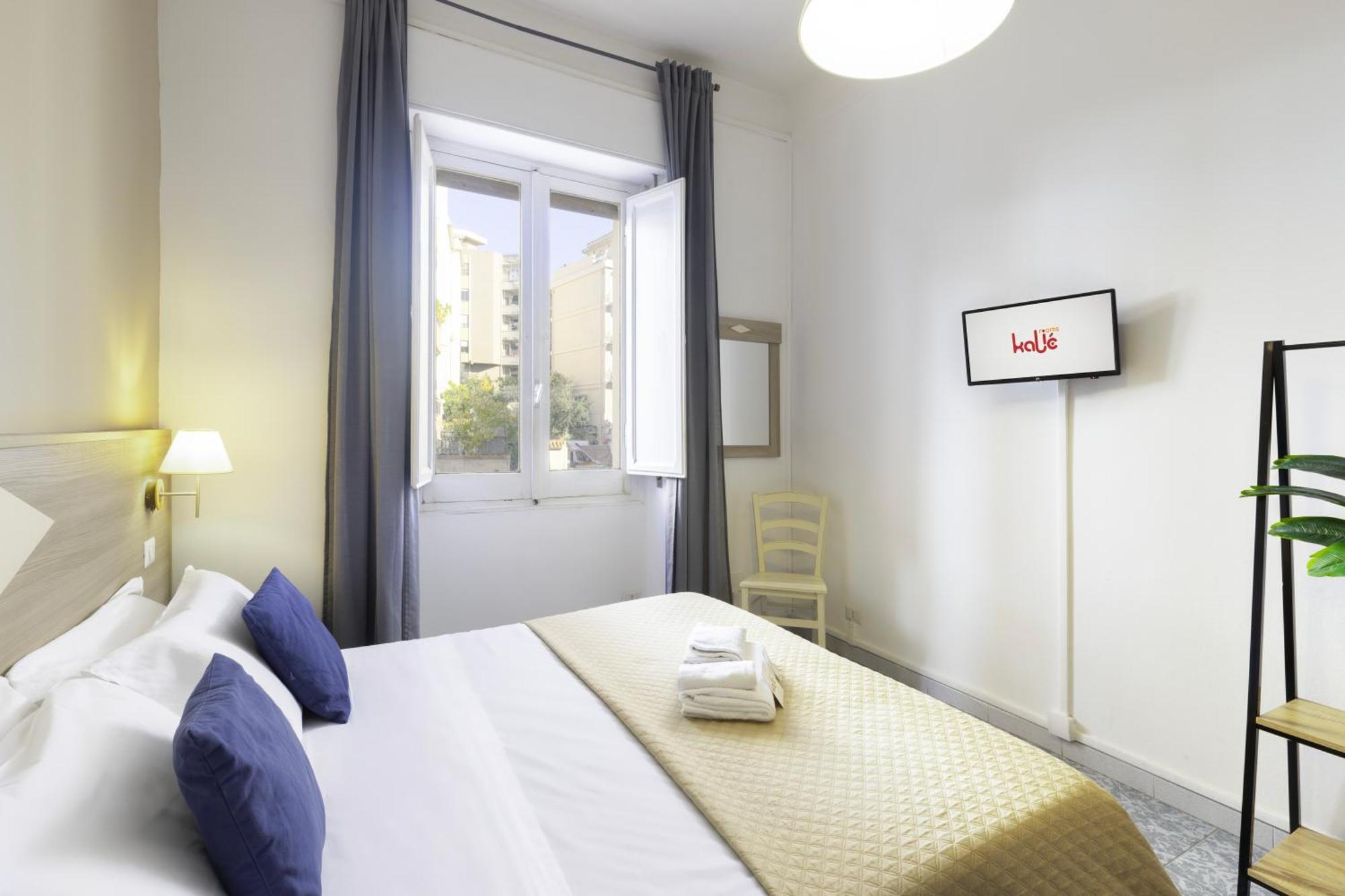 Kalie Rooms Guest House Cagliari Bagian luar foto