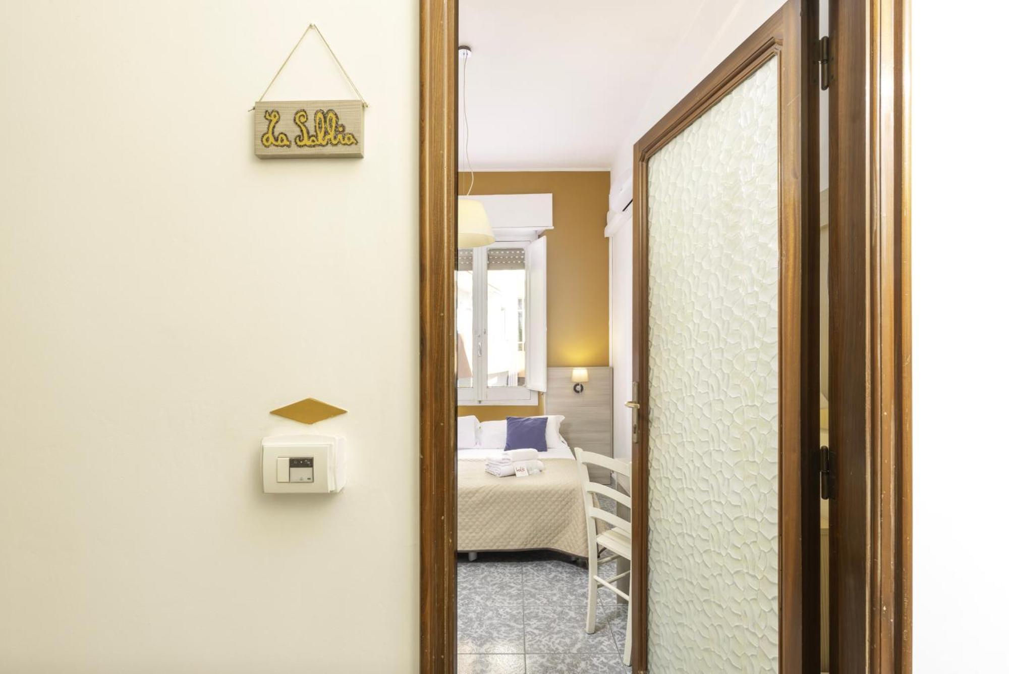 Kalie Rooms Guest House Cagliari Bagian luar foto