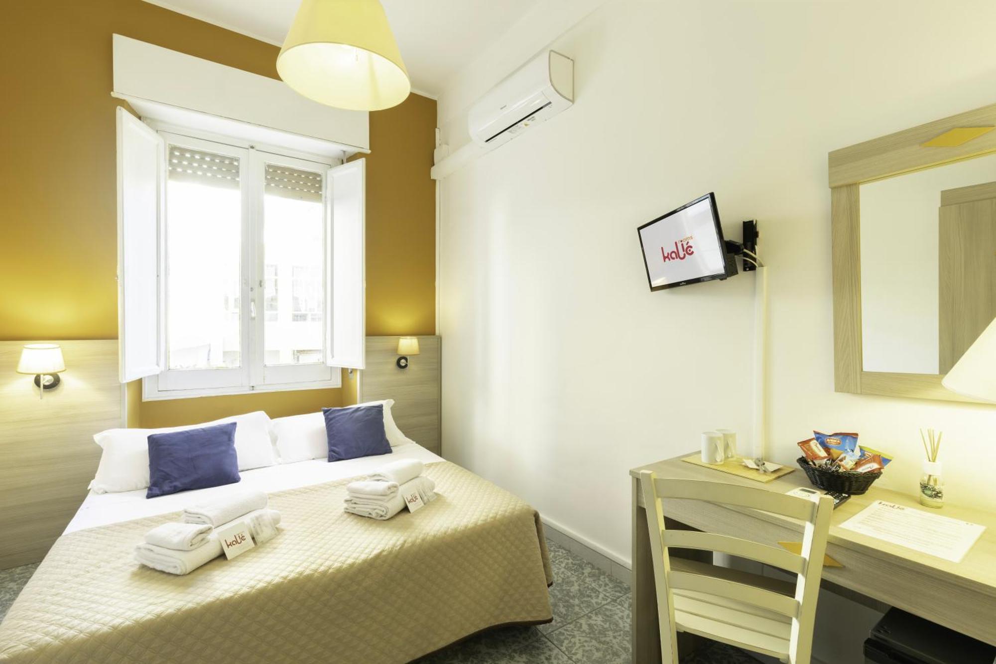 Kalie Rooms Guest House Cagliari Bagian luar foto