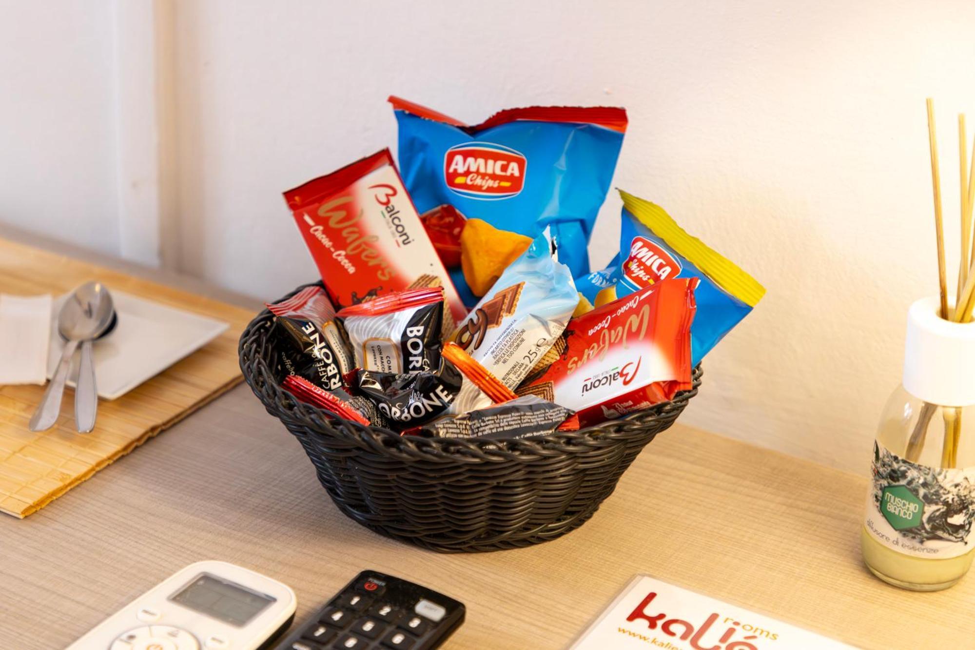 Kalie Rooms Guest House Cagliari Bagian luar foto