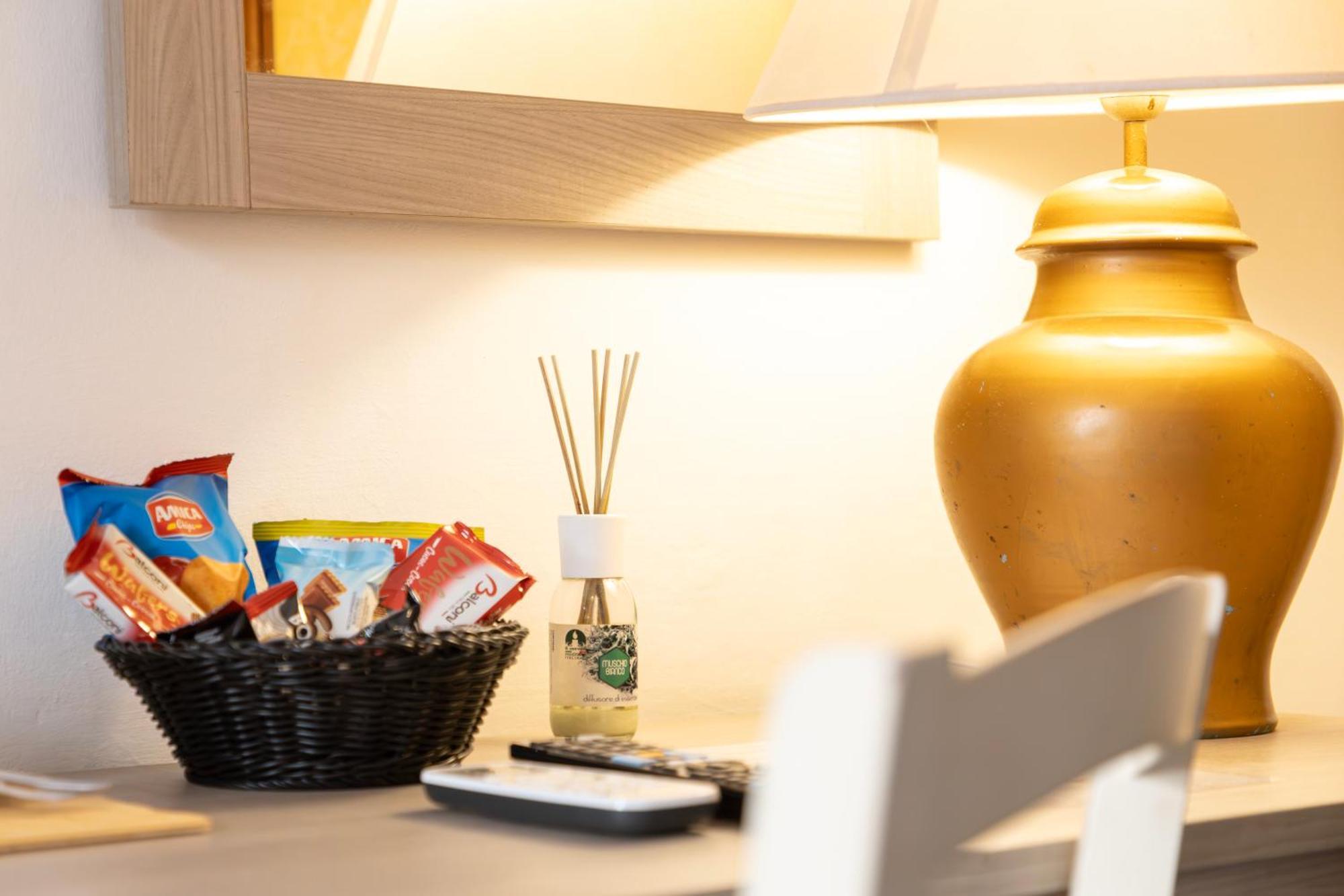 Kalie Rooms Guest House Cagliari Bagian luar foto